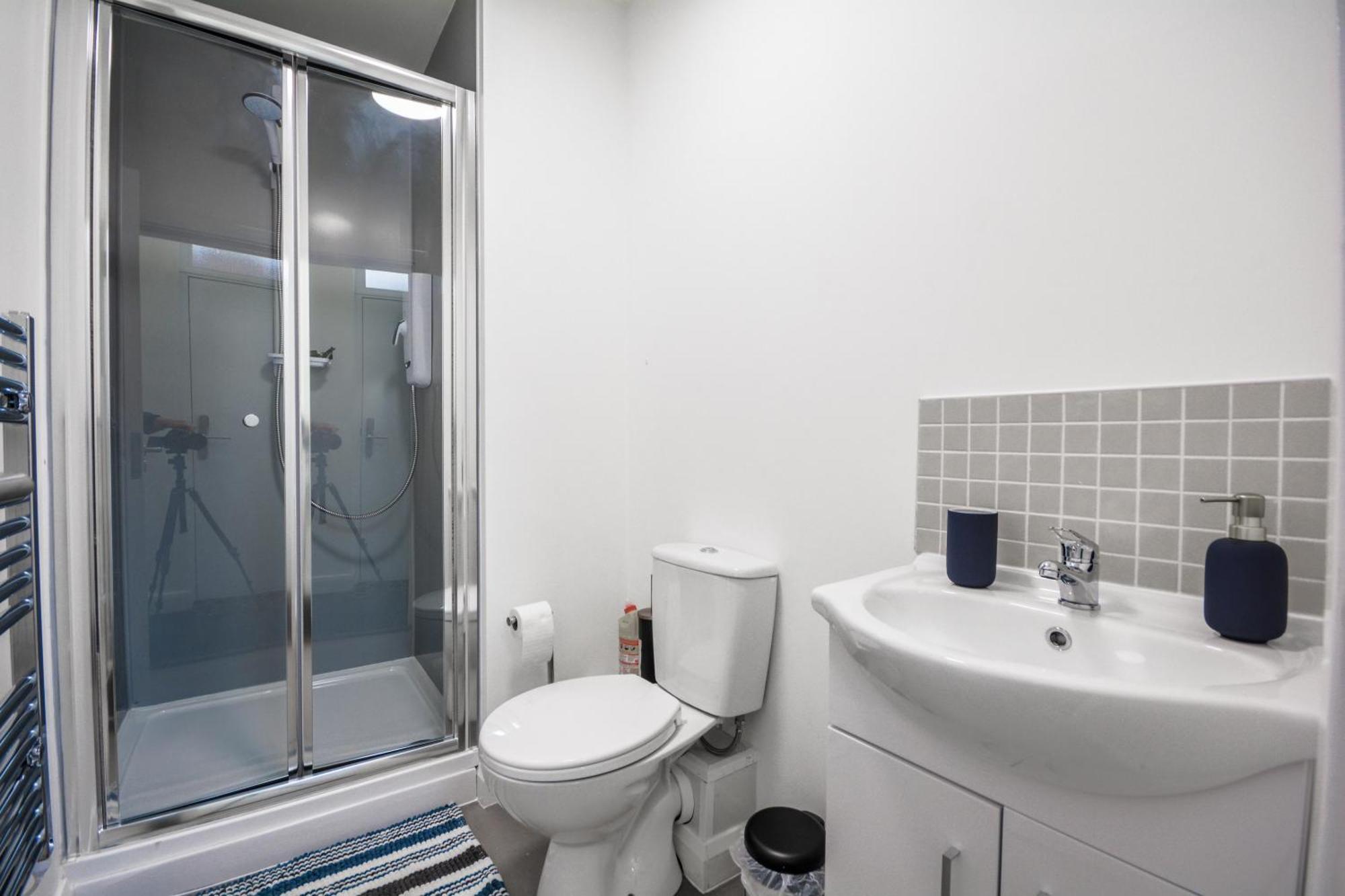 Stylish Suite With Free Parking Manchester Exterior photo